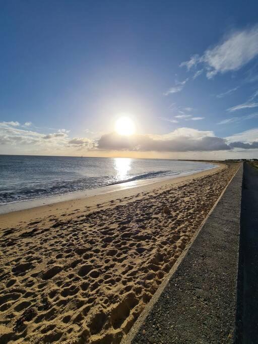 Awave From It All - Escape The City Life Jaywick Sands エクステリア 写真